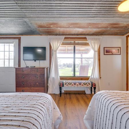 Delightful Carmine Studio On Farm Near Round Top! Eksteriør billede