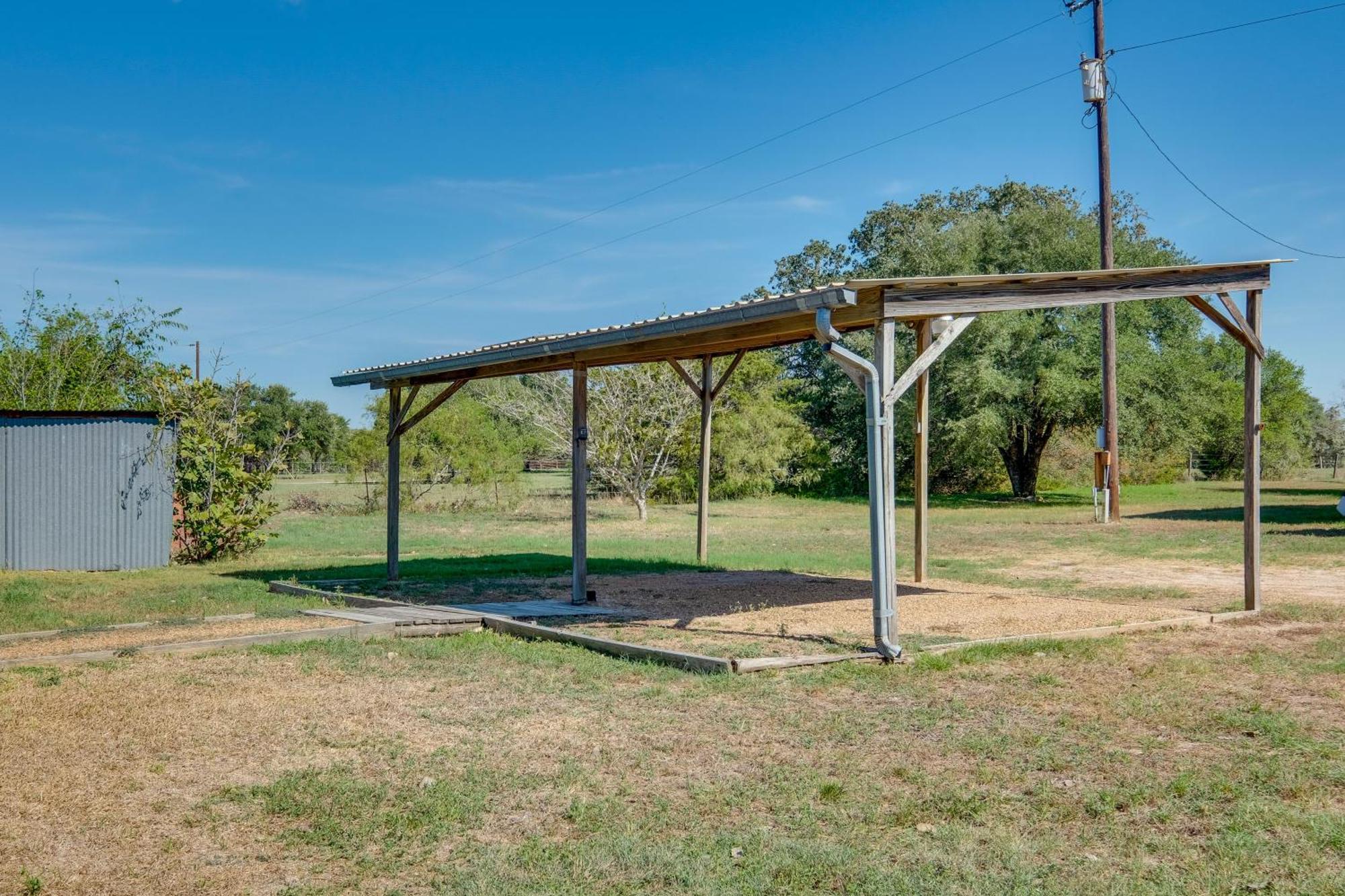 Delightful Carmine Studio On Farm Near Round Top! Eksteriør billede