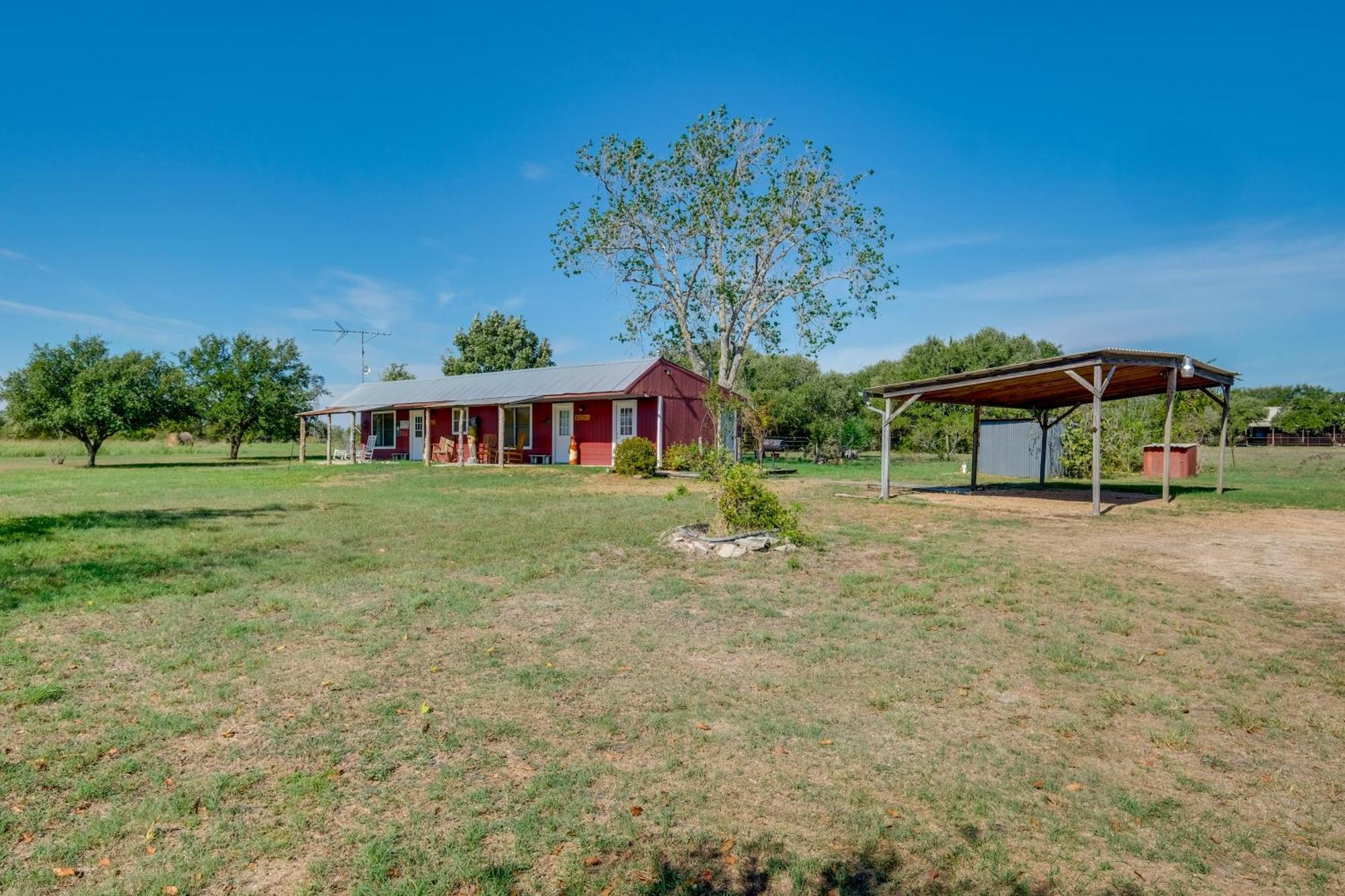 Delightful Carmine Studio On Farm Near Round Top! Eksteriør billede